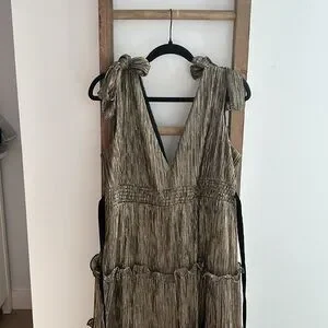 Lulus | Dresses | Lulus Metallic Gold Sleeveless Dress With Black Velvet Belt Tie Worn Just Once | Poshmark Lulus | Dresses | Lulus Metallic Gold Sleeveless Dress With Black Velvet Belt Tie Worn Just Once | Poshmark